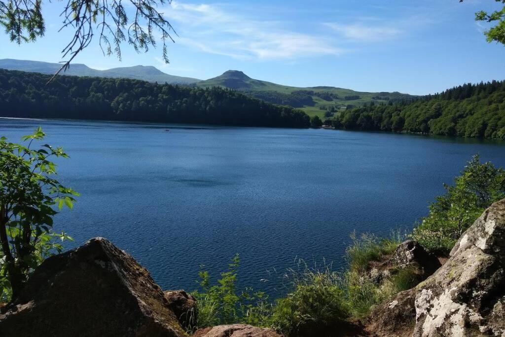 Studio Au Coeur Des Volcans D Auvergne - Murol Eksteriør bilde